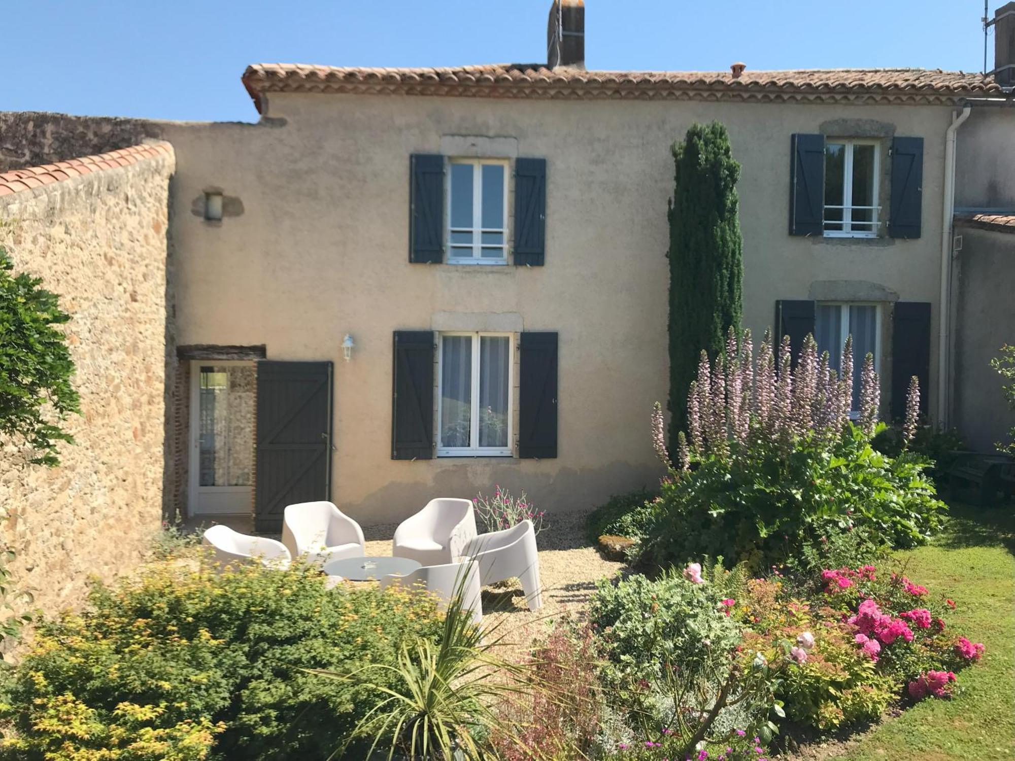 Chambres D'Hotes Les Laitieres Beaurepaire  Εξωτερικό φωτογραφία